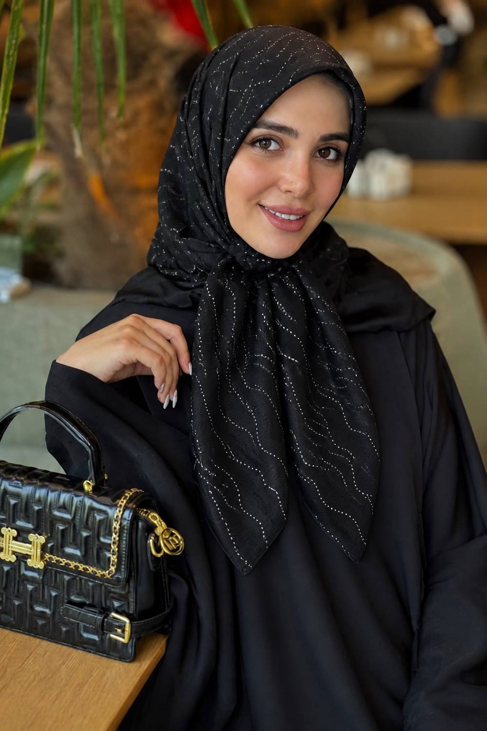 روسری موج نگین زیبا وجذاب ایستایی عالی  🎀 🎀 کد ۱۳۵۰۳ ستشو