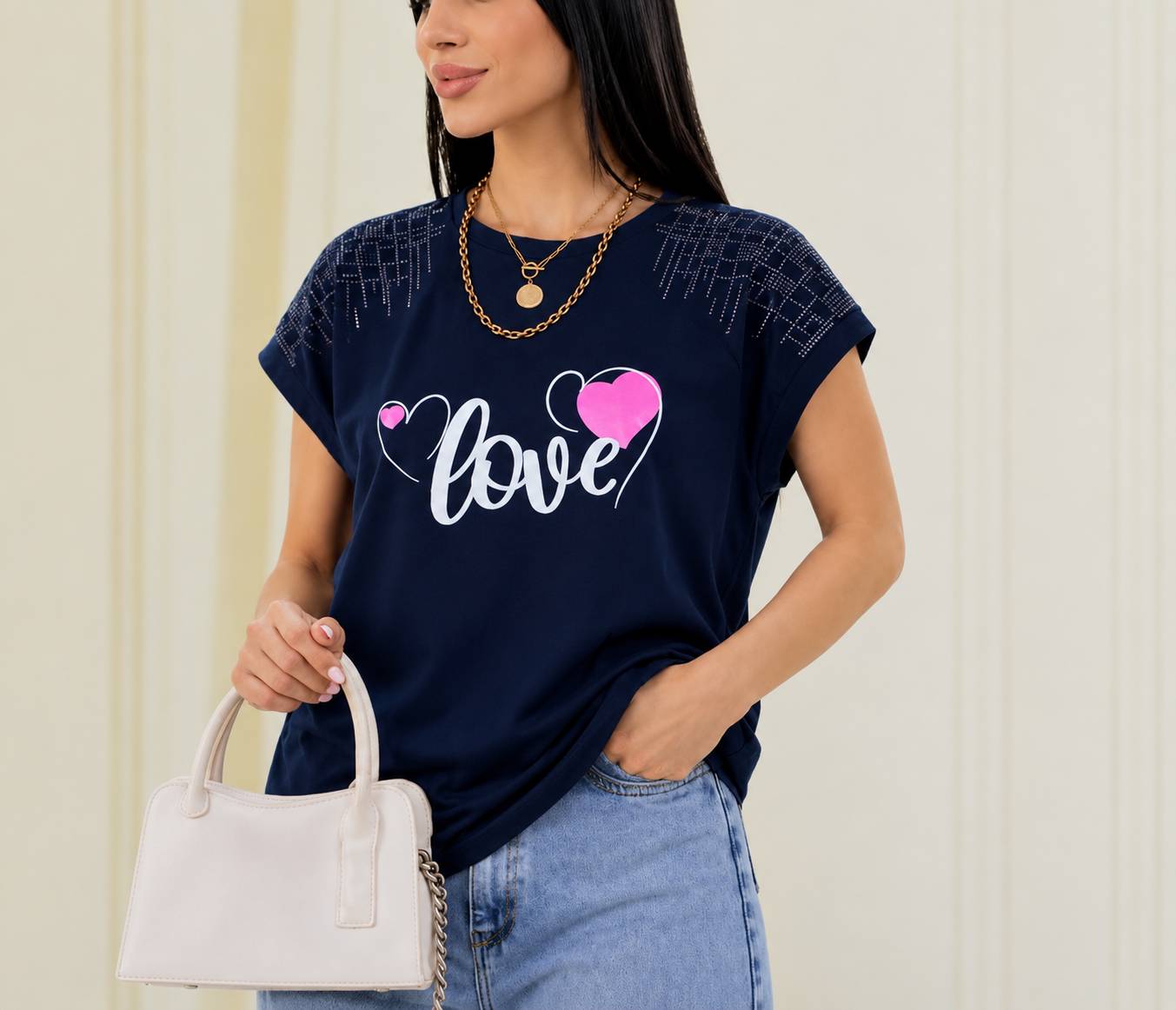 تیشرت باکسی نگینی طرح LOVE در رنگ بندی کد 20947 سارین