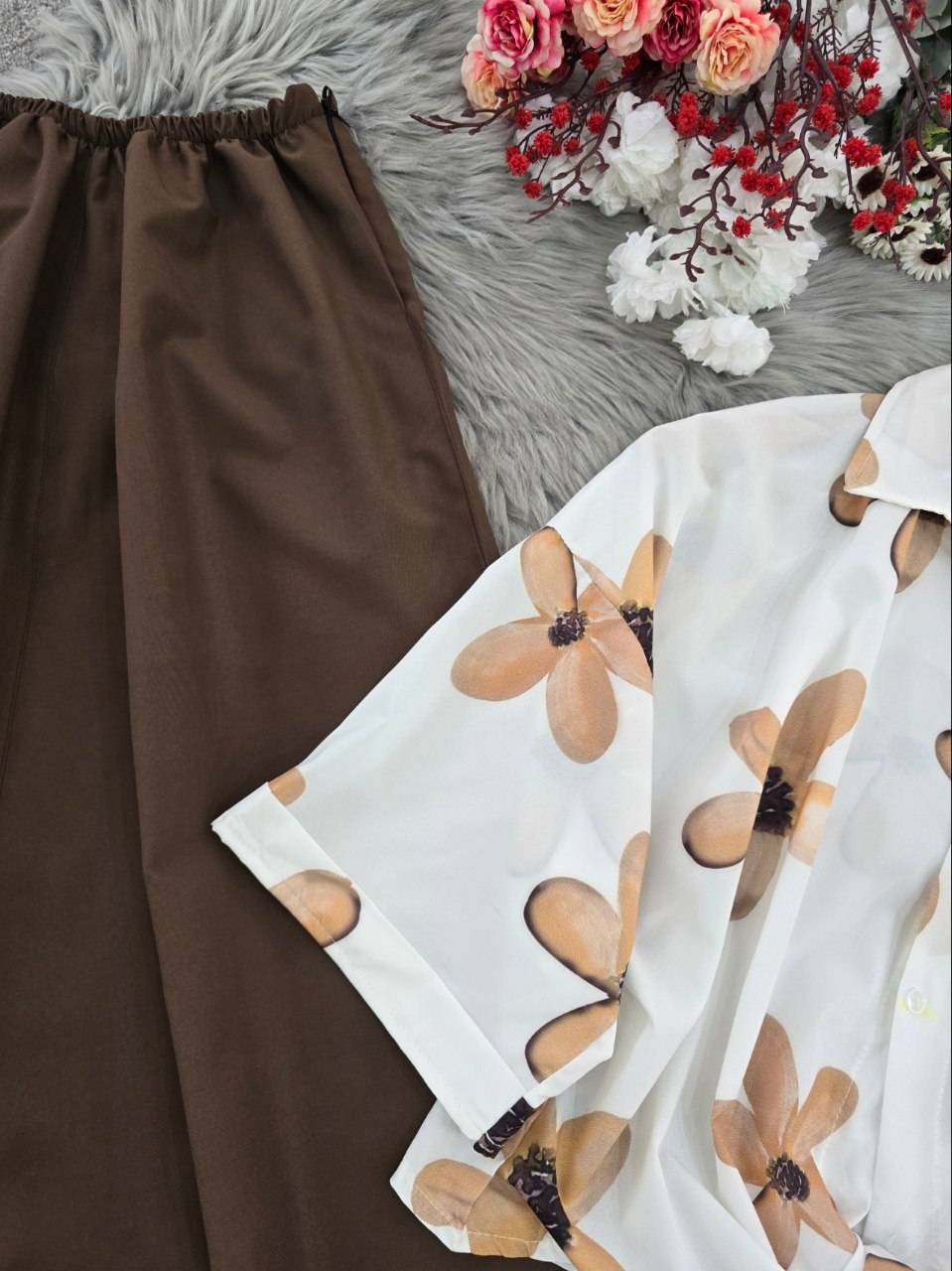 شومیز گرهای و دامن همتا 🌼 با رنگبندی و کیفیت بسیار عالی✅ والی20985