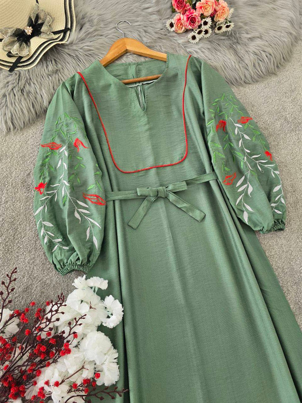 کفتان گلدوزی نازگل 🌼 با رنگ بندی و کیفیت عالی ✅والی7059