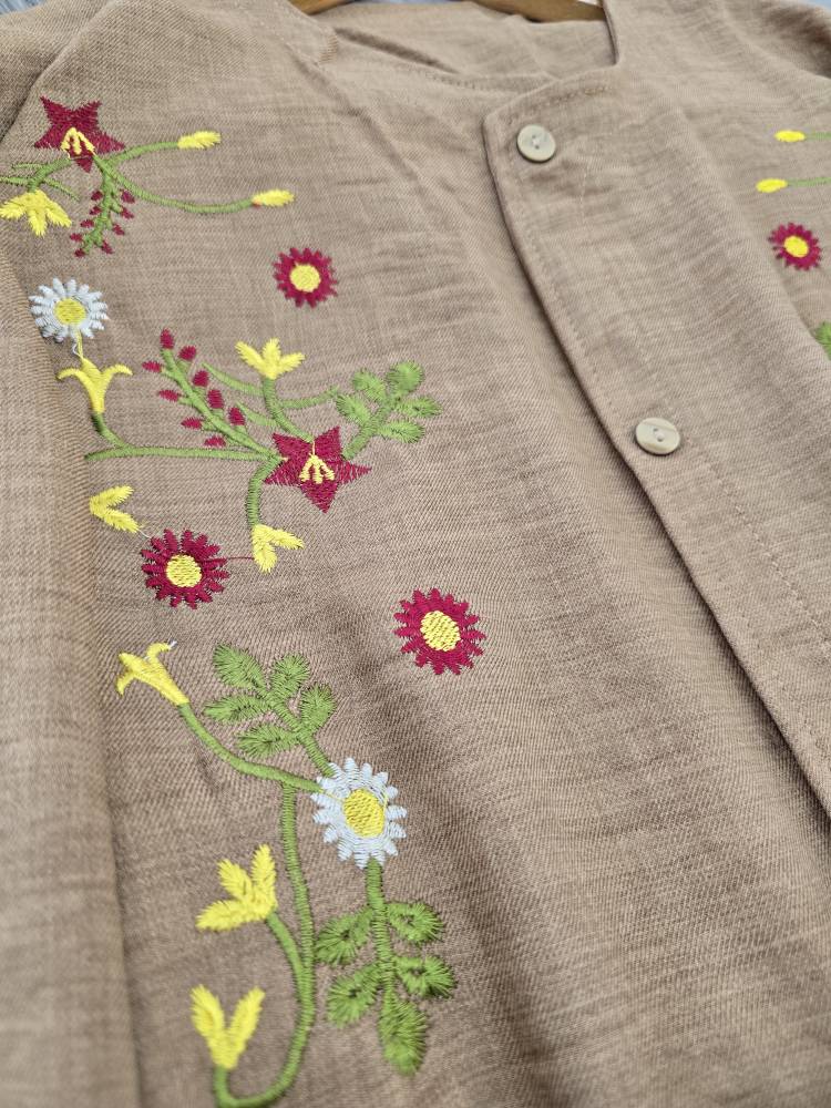 مانتو گلدوزی باران 🌿با پارچه شانتون درجه یک و رنگ بندی ✅والی7331