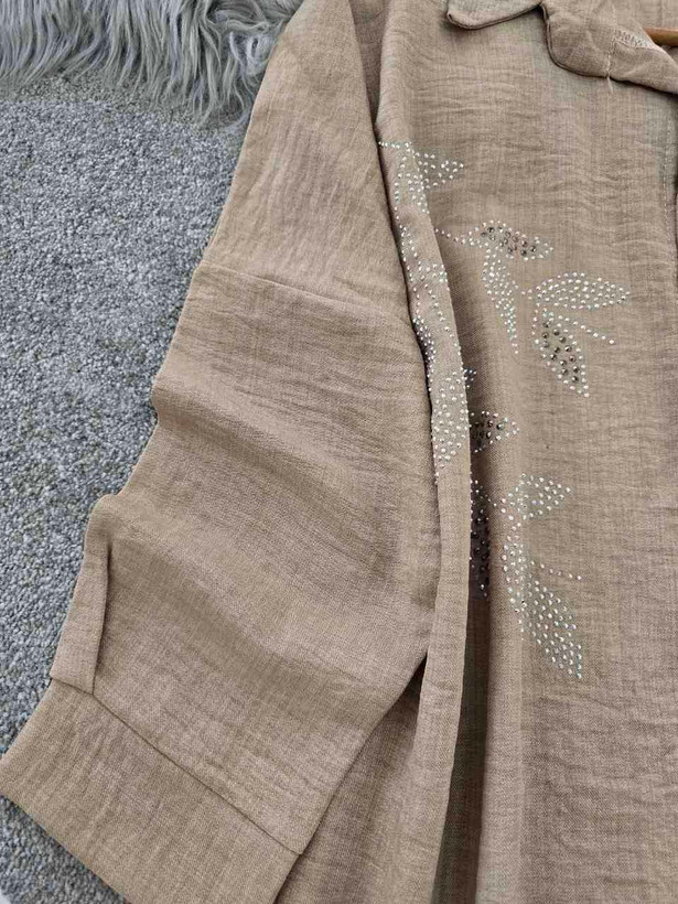 شومیز مانتویی نگینی🌿با رنگ بندی و کیفیت عالی ✅والی13653