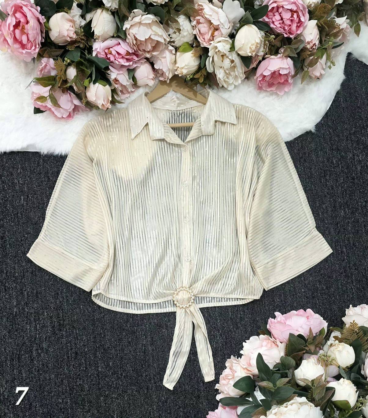 شومیز گره ای شیشه ای نگین پلیسه لمه دار نگین کاری در رنگبندی 🎀🎀کد۲۱۵۷۹ مدلند