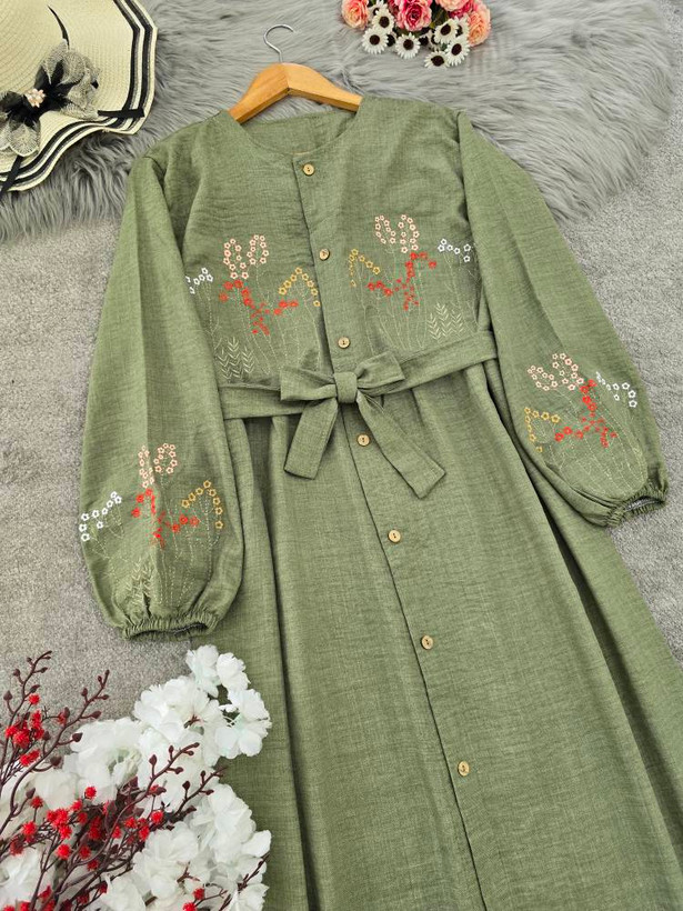 پیراهن گلدوزی نگار🌿 با رنگبندی و کیفیت عالی ✅والی19460