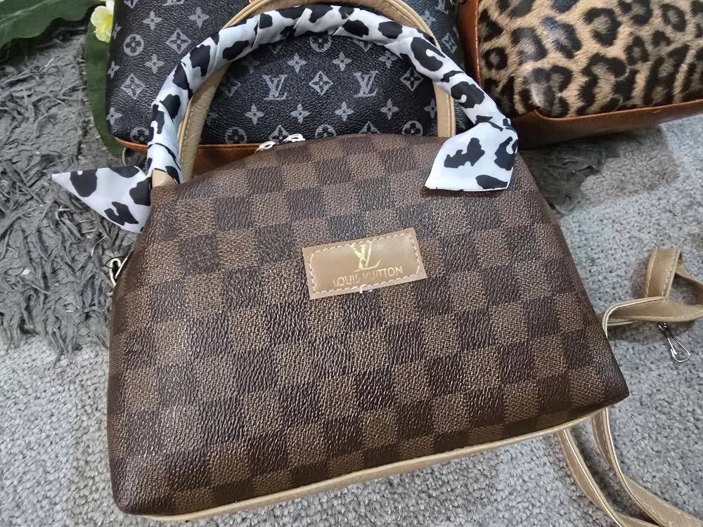 کیف مژگان چرمی با کیفیت 🎀🌈🛍۱۶۴۰۵ نفیس