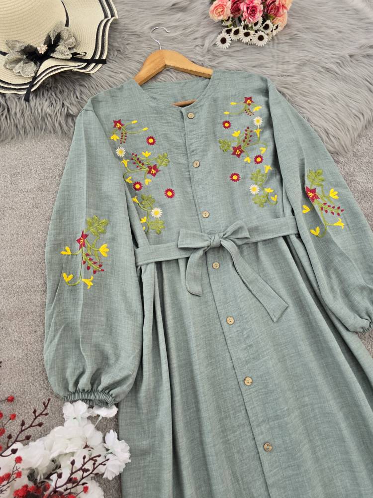 مانتو گلدوزی باران 🌿با پارچه شانتون درجه یک و رنگ بندی ✅والی7331