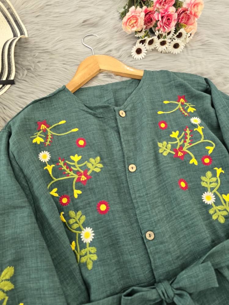 مانتو گلدوزی باران 🌿با پارچه شانتون درجه یک و رنگ بندی ✅والی7331