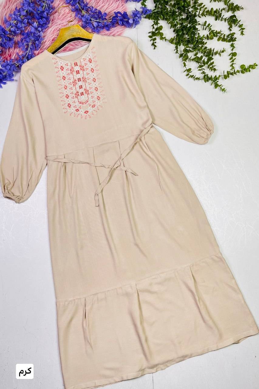 ساحلی گلدوخت 🎀🥰کد 10669 ماه