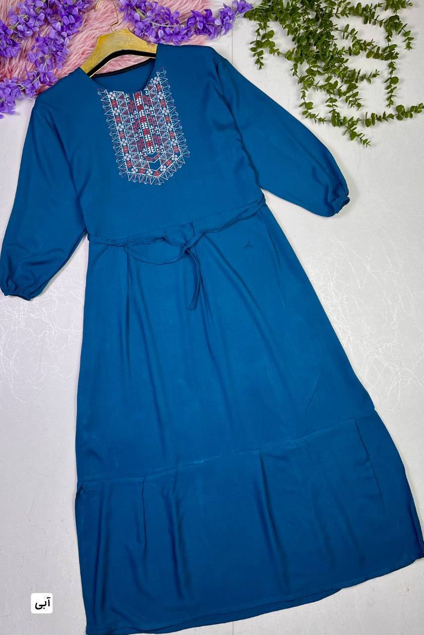 ساحلی گلدوخت 🎀🥰کد 10669 ماه