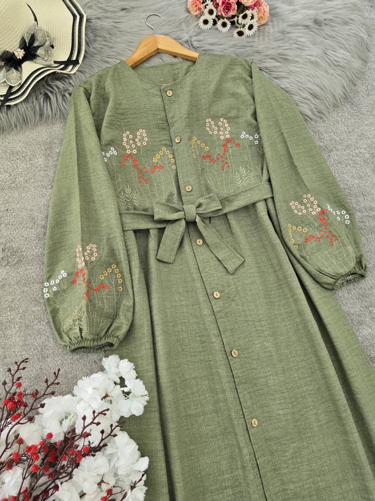 پیراهن گلدوزی نگار🌿 با رنگبندی و کیفیت عالی ✅والی19460