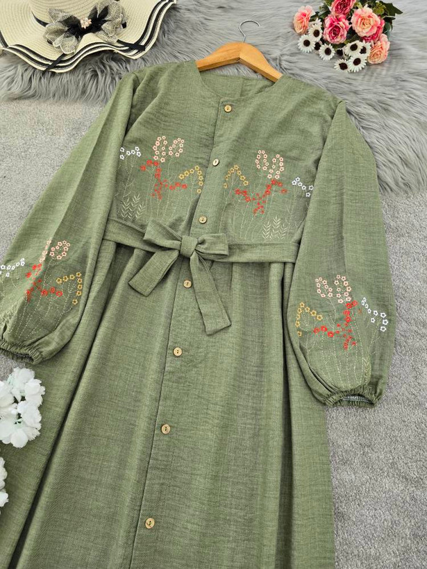 پیراهن گلدوزی نگار🌿 با رنگبندی و کیفیت عالی ✅والی19460