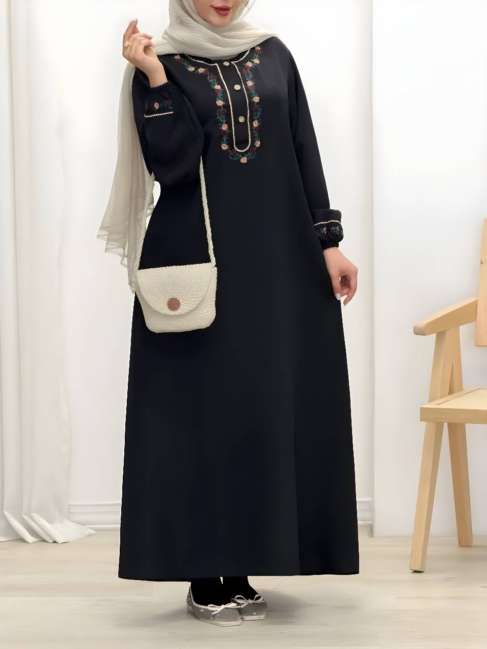 پیراهن گلدوزی پردیس لاریس گرم بالا اعلا در رنگبندی 🥰🥰کد۲۳۳۶۵ دلتا