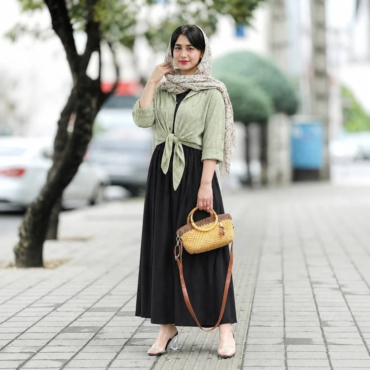 شومیز گره ای و سارافون نازنین 🌿 با کیفیت عالی ✅ والی21285