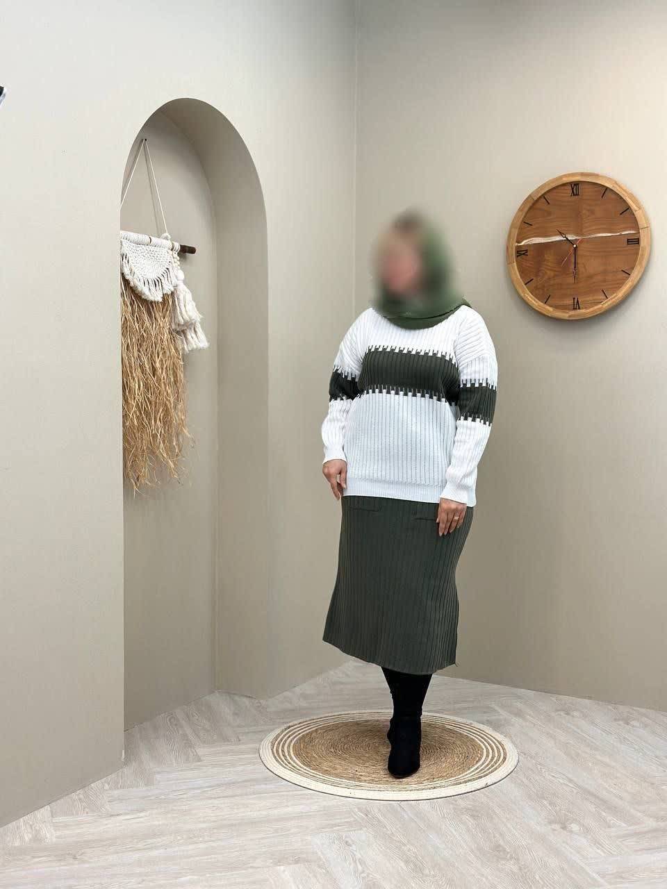 بلوز دامن نگین زیبا و شیک 💕🎀کد 5367 ماه