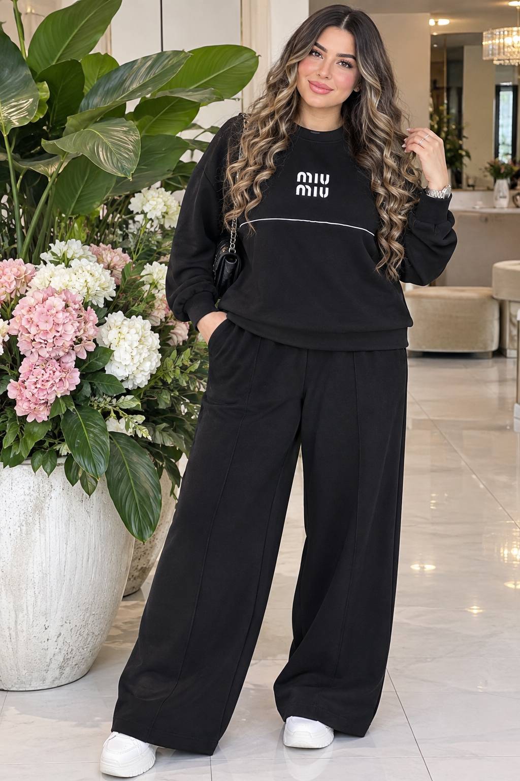 ست بلوز شلوار miu miu لاین تکرنگ مشکی 🎀🎀کد۲۴۴۹۳ مد