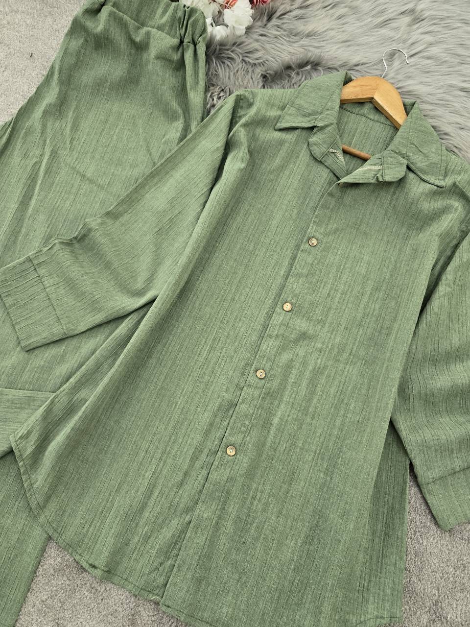 ست مانتو و شلوار کراش 🌿 با رنگ بندی و کیفیت عالی ✅والی18372