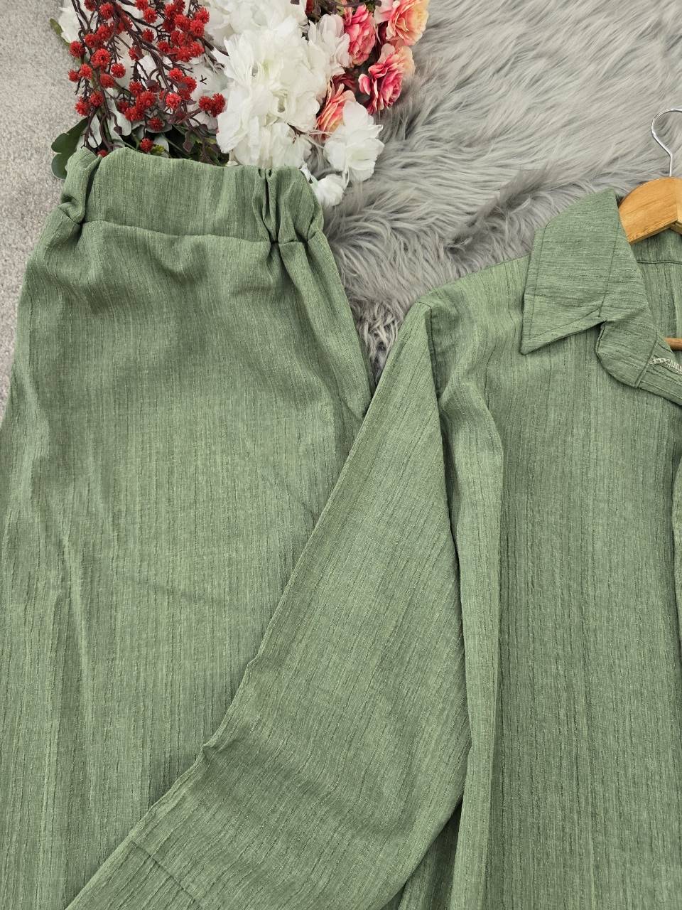 ست مانتو و شلوار کراش 🌿 با رنگ بندی و کیفیت عالی ✅والی18372