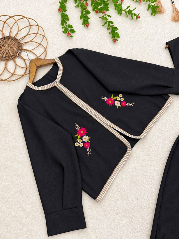 ست کت سارافون گلدوزی ژیوا با کیفیت عالی🌺🌱7326شایسته
