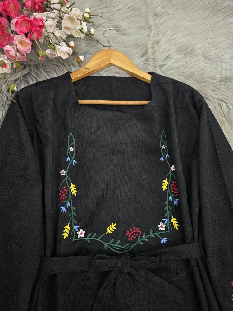 کفتان گلدوزی گلبرگ پاییزه🌿 با کیفیت عالی ✅ والی26112