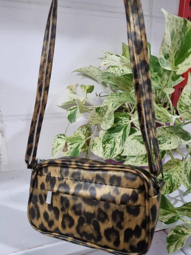 کیف پلنگی☘️🌺44452 نفس