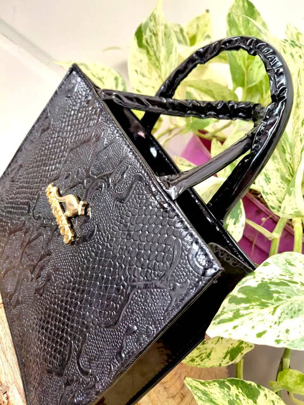 کیف کانگورو مجلسی☘️🌺44531 نفس