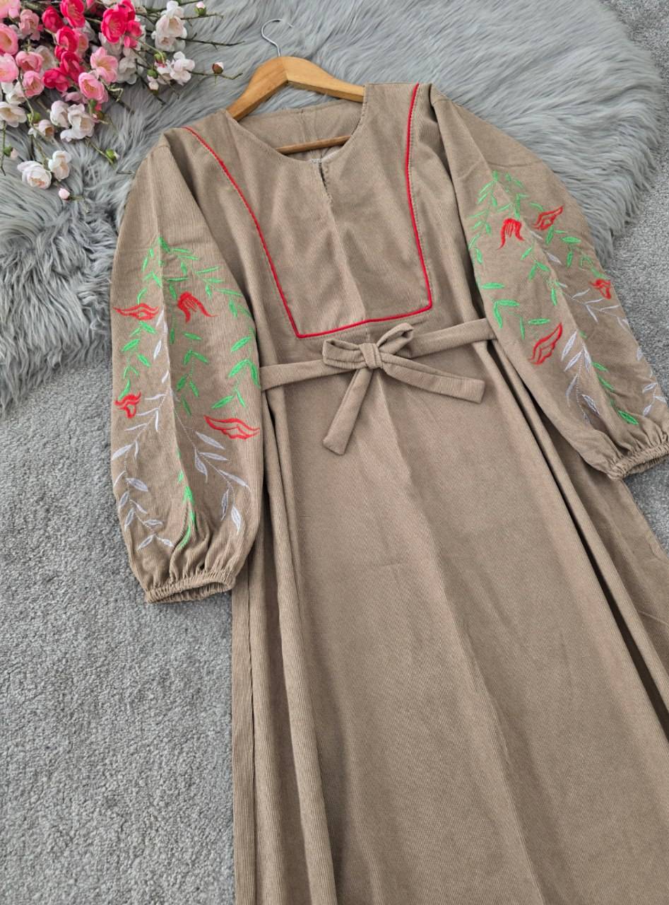 کفتان گلدوزی نازگل 🌼 با رنگ بندی و کیفیت عالی ✅والی28511