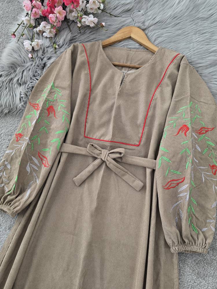 کفتان گلدوزی نازگل 🌼 با رنگ بندی و کیفیت عالی ✅والی28511